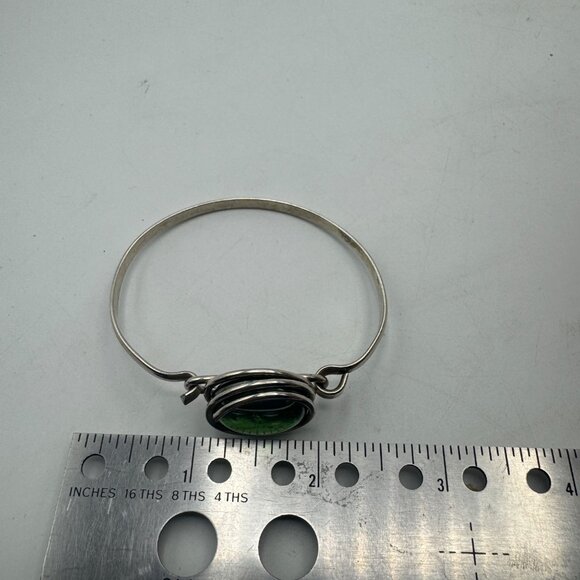 Green Glass Cabochon Silver-Tone Bracelet with Hook Clasp - Picture 9 of 9